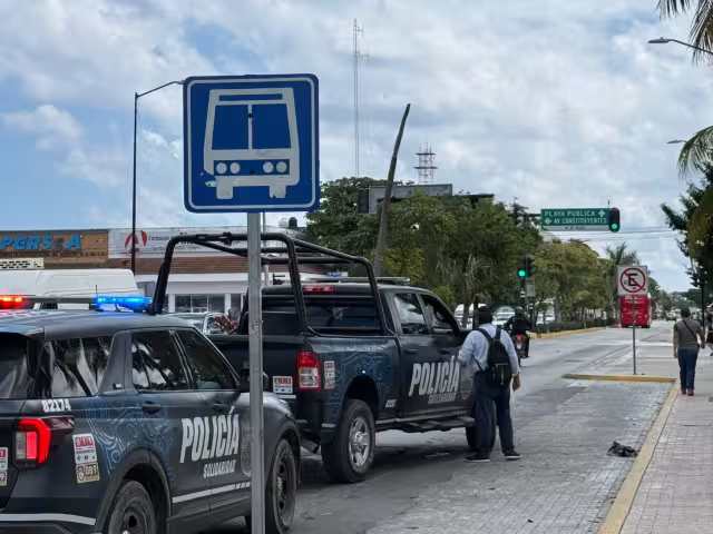 Unidades policiacas atendieron el llamado de emergencia.