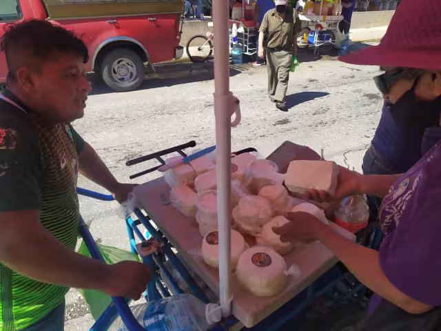 Los productores de queso indicaron que sus precios son igual o más baratos que los de las marcas suspendidas por la profeco Foto:  José Pacheco