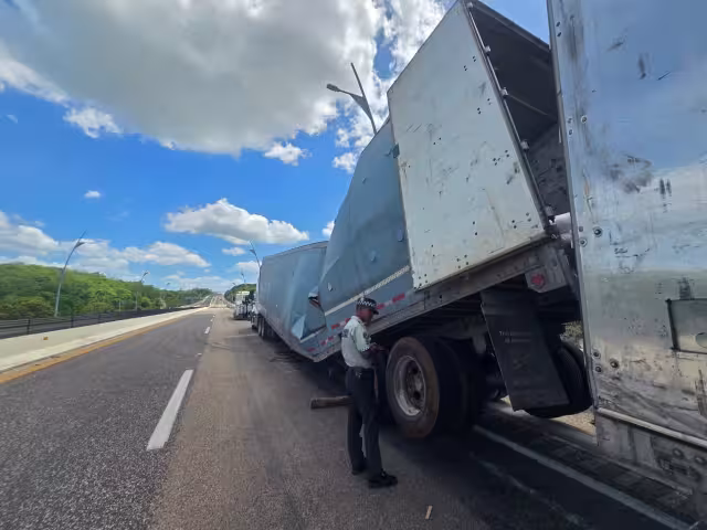 Cierran tramo del Periférico de Campeche tras accidente cerca de Castamay