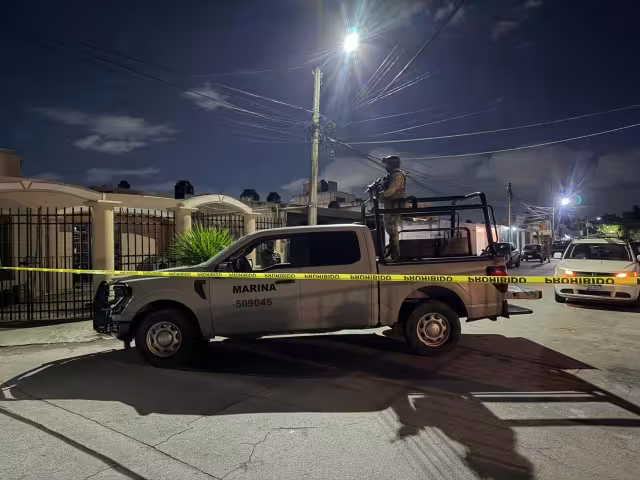 Efectivos del Ejército, Marina y Guardia Nacional resguardaron la zona.