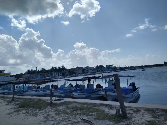 Pescadores de El Cuyo, Las Coloradas, San Felipe y Río Lagartos esperan no salir afectados por las fuertes lluvias