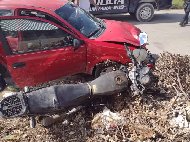 En el lugar los primeros en llegar fueron elementos de la Policía Municipal, quienes al verificar la magnitud de los hechos