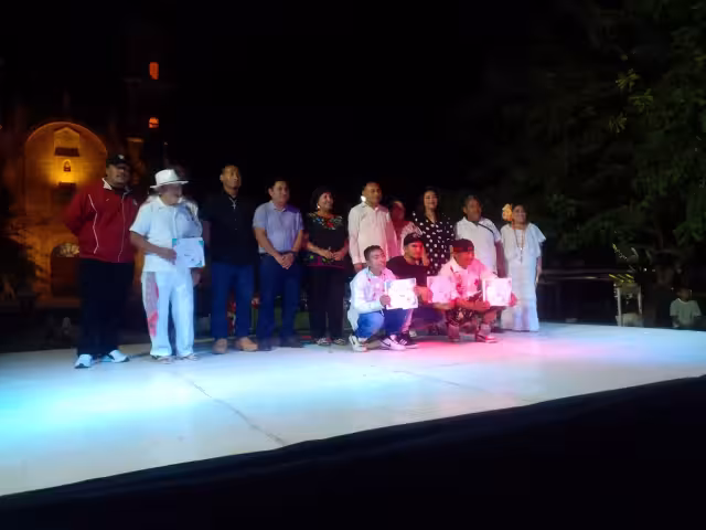 Participación los raperos  conocidos pa'al k'iin  Chepe Yucatán .y Hermenegildo Yah con canciones y adivinanzas en maya