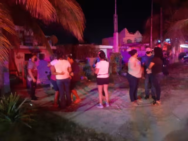 Vecinos se alarmaron luego de escuchar el operativo policiaco ocasionado por el siniestro