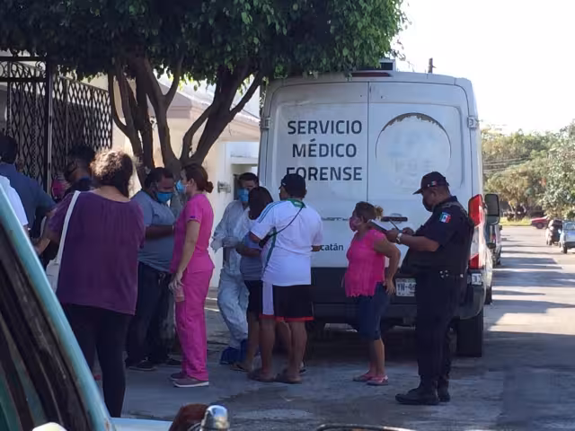 Fue alrededor de las 5:30 de la mañana cuando los familiares descubrieron el cuerpo suspendido
