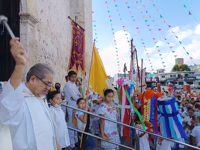 Niños realizan recorrido en Tizimín en el marco de la Feria de Reyes