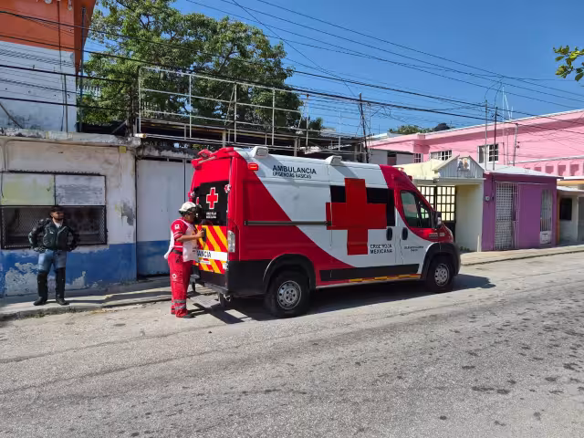 Un hombre conocido como Don Gabriel se desvaneció repentinamente en la vía pública y fue auxiliado por ciudadanos.
