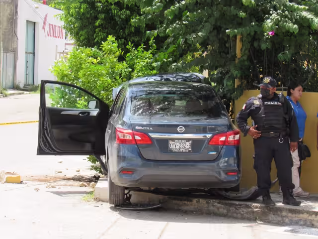 La conductora impactó contra un muro