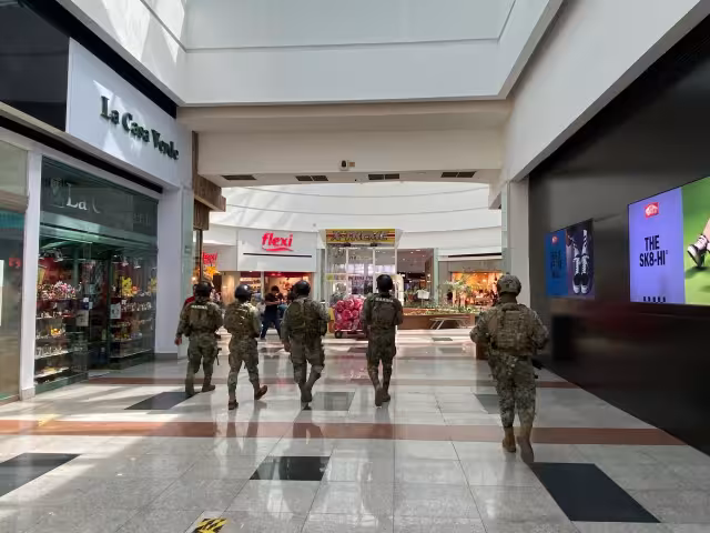 Tiendas de prestigio contratan a empresas expertas que vigilan a sus clientes