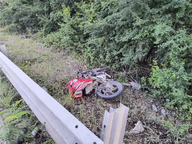 Su acompañante resultó con lesiones leves y fue trasladado al hospital rural IMSS-Bienestar de Xpujil
