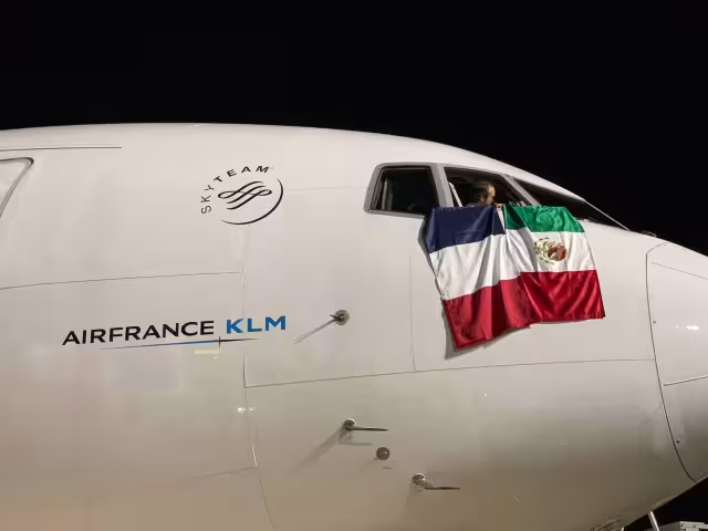 La aerolínea Internacional AirFrance celebró su décimo aniversario de relación entre París-Cancún