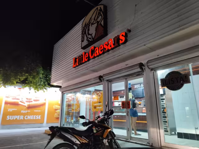 Joven denuncia agresión sexual por el subgerente de un Little Caesar’s en Cancún