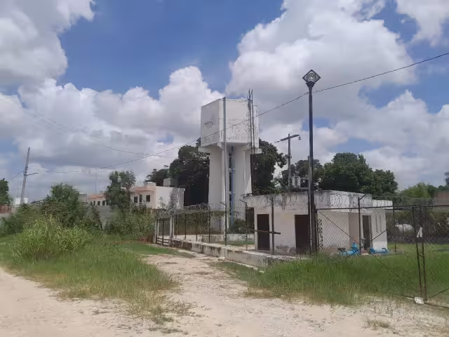 Los vecinos esperan la llegada de la CFE