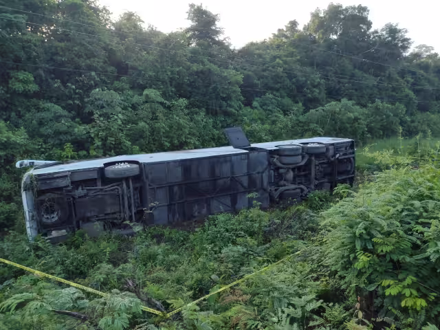 El fatal accidente se registró después de las 05 horas, con 30 minutos, en el kilómetro 89 + 800 de la carretera federal,