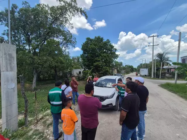 Vecinos de la colonia Nueva Esperanza exigen respeto y diálogo en relación al acceso de vía o paso de servidumbre.