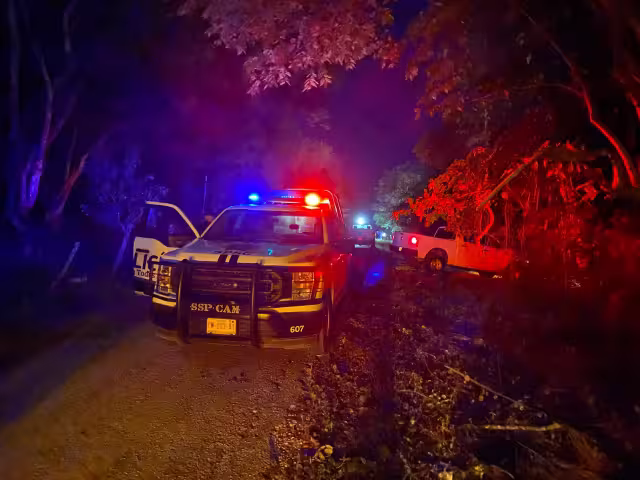 Pobladores encontraron el cuerpo y una mujer malherida junto a una moto