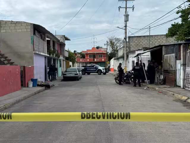 Hombre resulta gravemente herido tras agresión armada en taller de motocicletas
