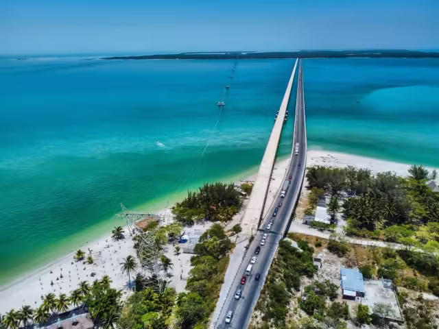 Las auditorías realizadas al proceso de construcción arrojaron falta de pagos a empresas