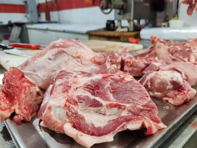 Las ventas de carne de cerdo en Campeche cayeron más del 50% durante las fiestas patrias 2025.