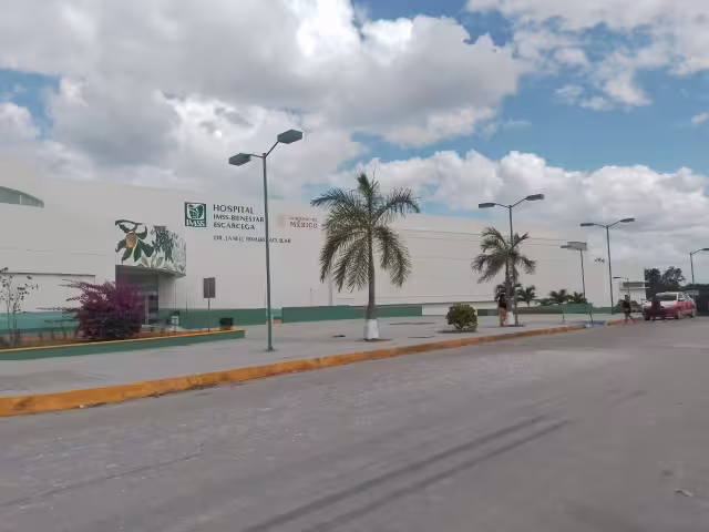 Las autoridades  policíacas  buscan al responsable del homicidio.