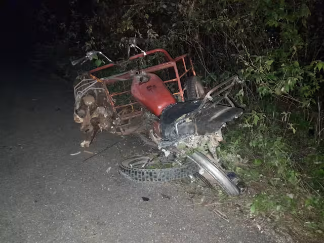 El abuelito salió proyectado por varios metros, presentando heridas en el cuerpo