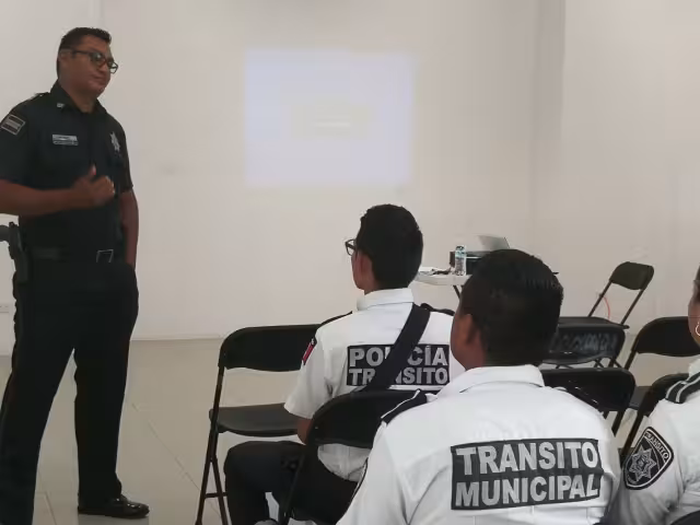 El caso de la mujer policía fue puesto a disposición del Ayuntamiento, sin afectar sus derechos laborales