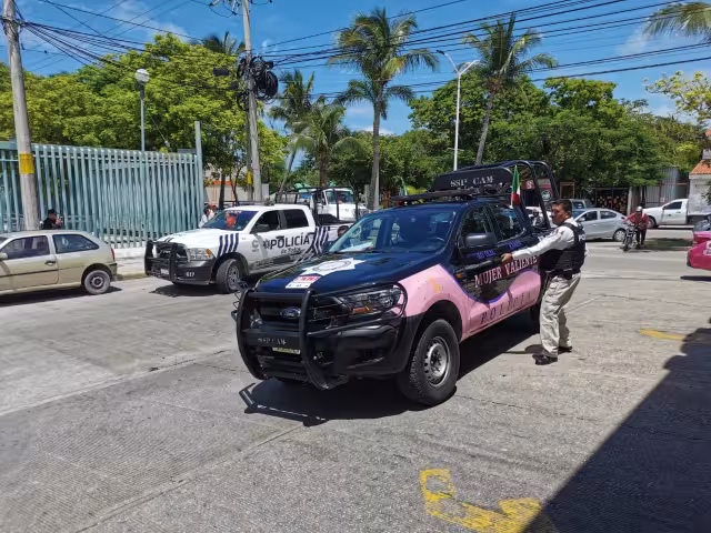 La pareja inocente fue cateada en plena vía pública