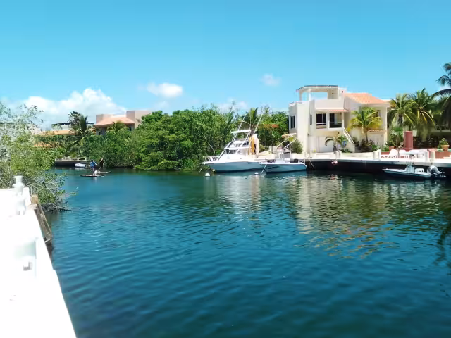 Residentes consideran que se debe prohibir el ingreso de embarcaciones