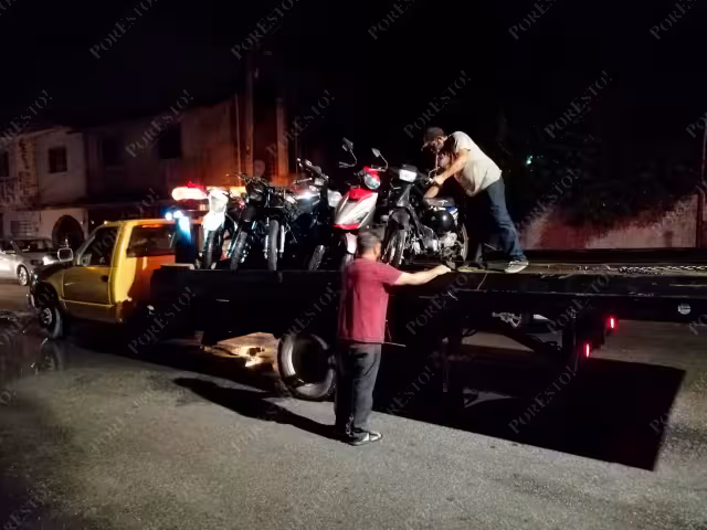 Los dos detenidos fueron trasladados a las instalaciones de la Fiscalía General de la República (FGR)