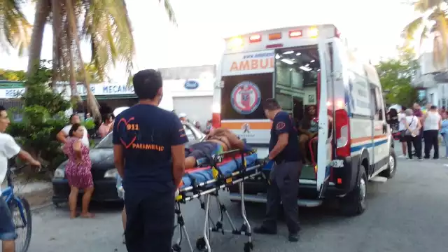 El hombre fue trasladado a un hospital tras presentar fracturas