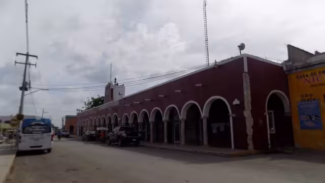 Por fala de pago de la administración anterior, la CFE cortó la luz al Palacio Municipal de Ixil