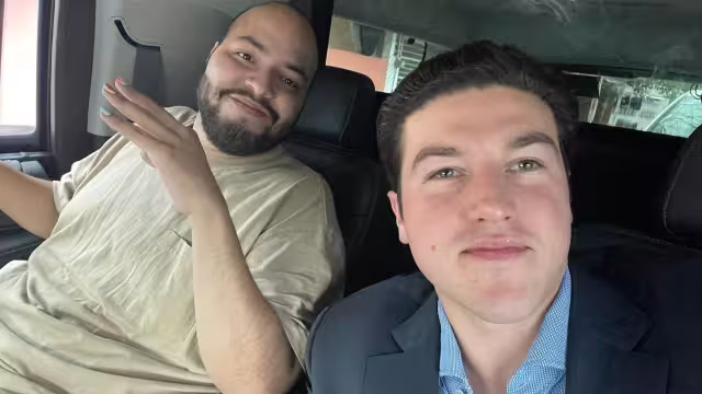 El rapero Lancer estaba retenido en migración y Samuel García fue en su rescate