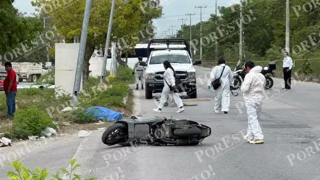 Tragedia en Arco Vial de Cancún: mujer fallece tras derrapar en moto