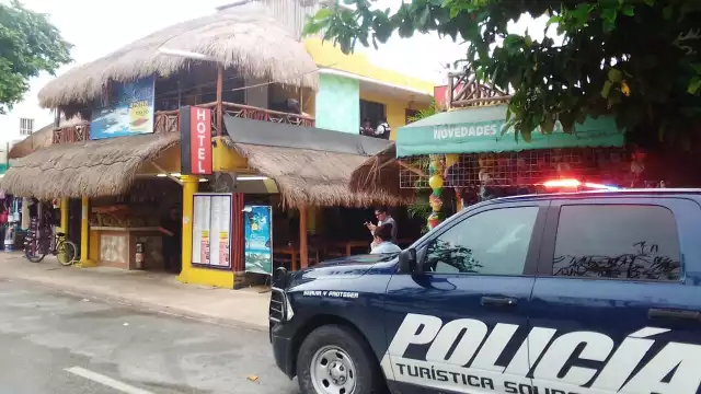 El cadáver del turista extranjero fue llevado al Servicio Médico Forense de Playa del Carmen para la necropsia de ley