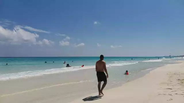 Protección Civil exhortó a la población a respetar a los guardavidas que son quienes velan por su seguridad Foto: Brian Lara