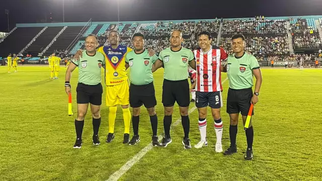Clásico Nacional de Leyendas entre las Chivas Rayadas del Guadalajara y las Águilas del América