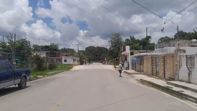 Vecinos de la colonia Emiliano Zapata se quedaron sin energía desde la noche del viernes.