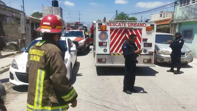 Integrantes del Heroico Cuerpo de Bomberos de la ciudad, auxiliaron a una menor y a un niño que resultaron lesionados
