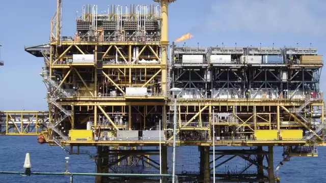 Recientemente, se descubrió que los piratas modernos venden lo robado en las plataformas y barcos de la Sonda de Campeche a través de Facebook