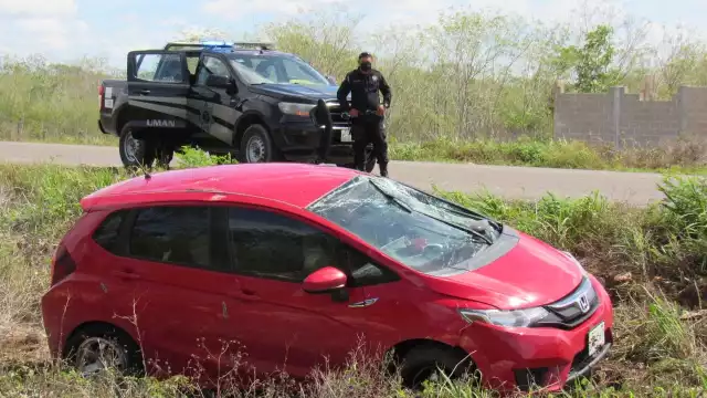 Al lugar arribaron elementos de la Secretaría de Seguridad Pública para auxiliar al conductor