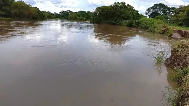 Río Palizada baja dos centímetros y mejora panorama en la región