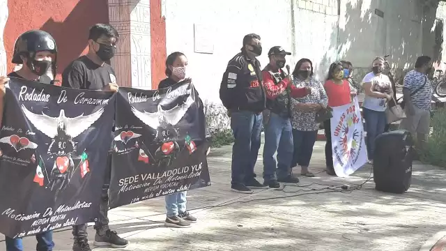 El club Rodadas de Corazómm entregó 100 despensas, ropas y juguetes. Foto: Manuel Vázquez Rivero