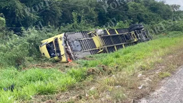 Elementos de la GN hicieron las maniobras correspondientes para recuperar el vehículo