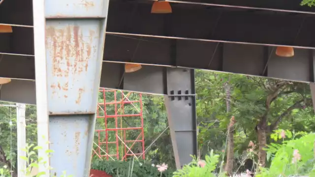 El trabajador cayó, siendo trasladado al hospital, donde falleció