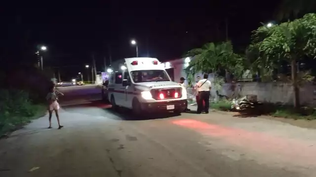 En el lugar llegaron paramédicos de la Cruz Roja quienes confirmaron que la persona no contaba con signos vitales