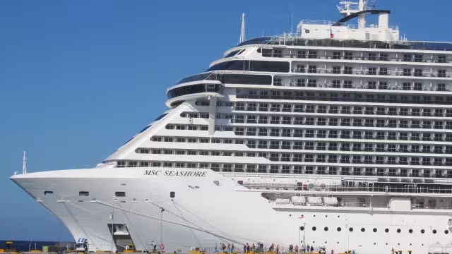 Este día se contabilizó la llegada de tres hoteles flotantes más al municipio