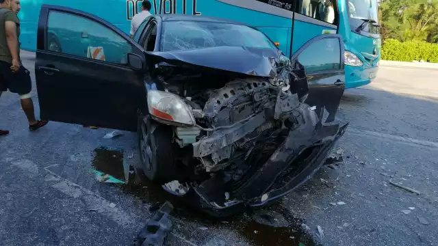 Aparatoso accidente en la Carretera Federal 307 de Cancún