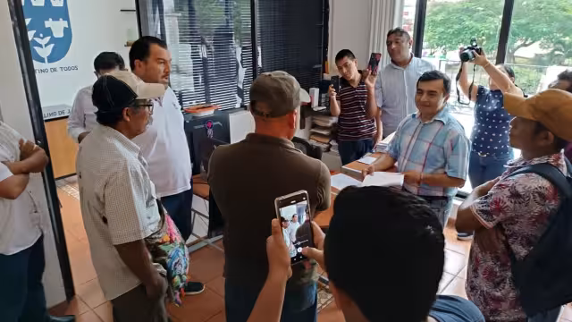 Sólo la secretaria del Ayuntamiento de Tizimín recibió a los manifestantes