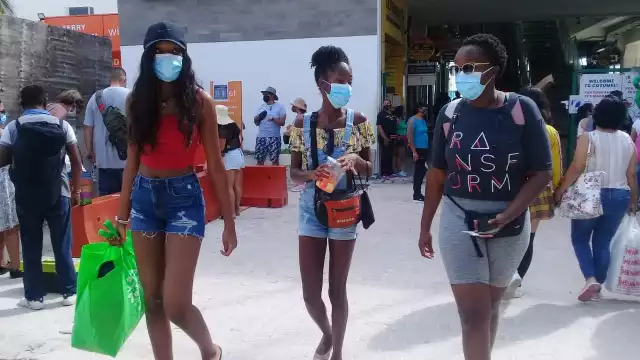 Arribaron los turistas que apresuraron el paso para lograr cruzar a Cozumel