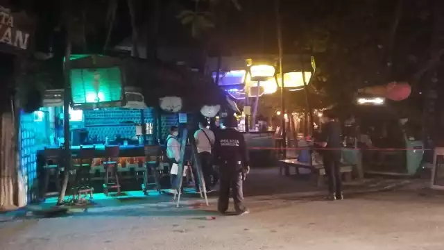 Hombre es herido de bala adentro de un bar en la zona costera